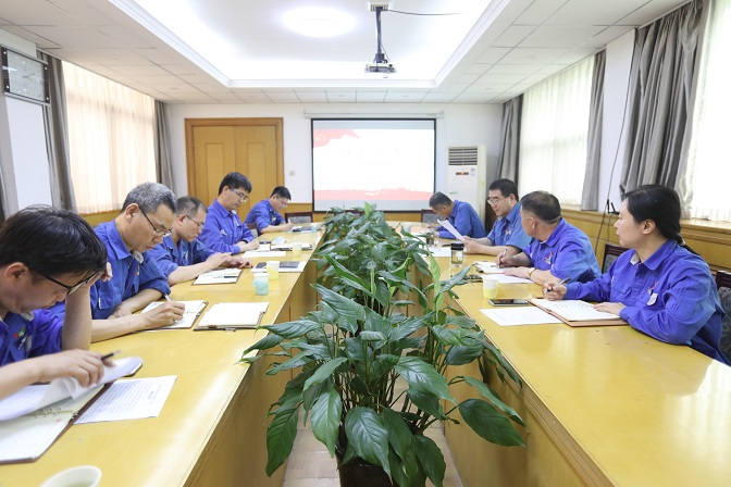 安彩朗朗讀書處，夏木蔭蔭正可人——安彩高科舉辦首期黨史學習教育專題讀書班