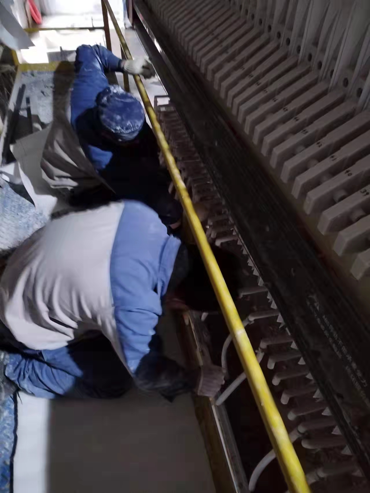 光伏新材料：春寒料峭斗志昂，爭分奪秒換布忙