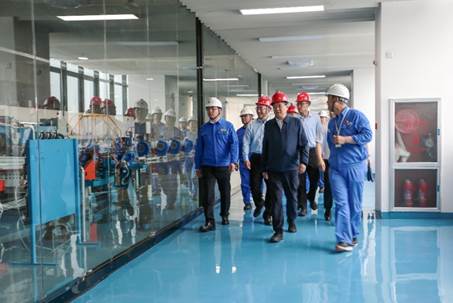 打造向上向前第一象限生力軍 錘煉甘于做人做事作難、受苦受累受屈的企業家隊伍——河南投資集團黨委書記、董事長劉新勇蒞臨安彩高科開展主題教育調研